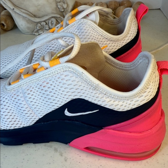 Nike Air Max Motion 2 Womens Athletic Running Shoes White Pink Yellow Blue Sz 6 - Picture 10 of 14